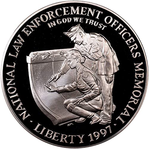 1997 P Сребърен долар Служители на националните правоприлагащи органи - Монетен двор на САЩ на стойност 1 долар